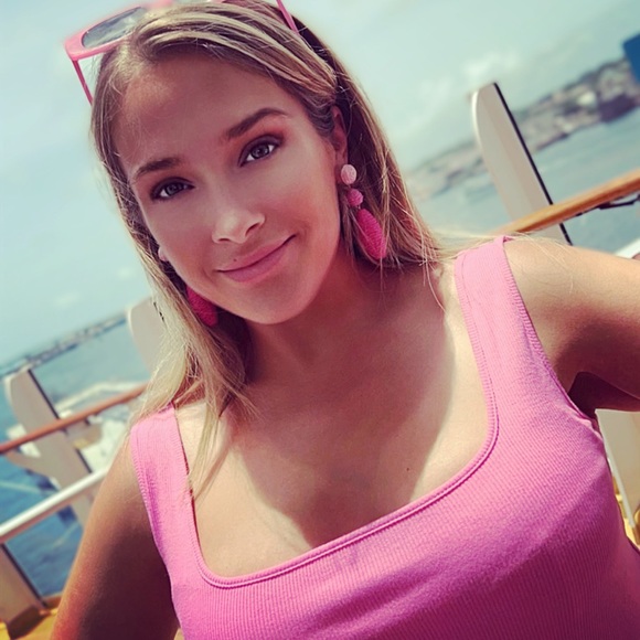 Meet your Posher, Erin - Picture 4 of 5